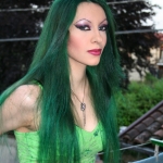 green_hair_by_daelyth