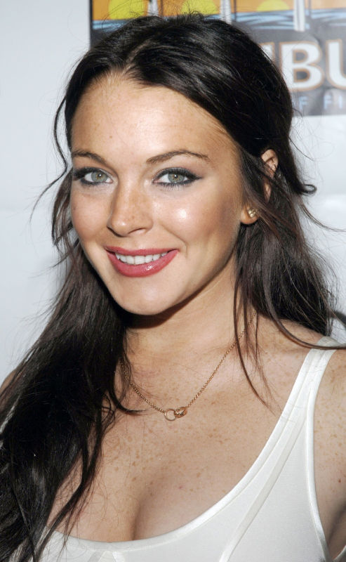 Lindsay Lohan Hairstyles - LosHairos.com