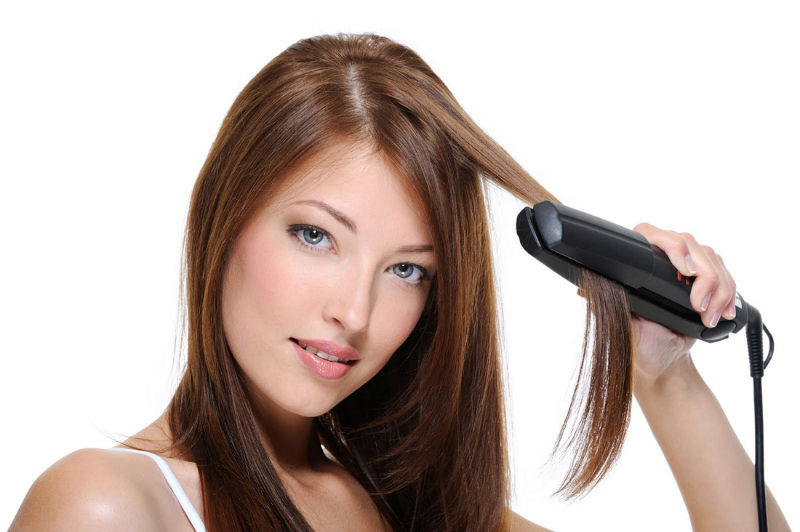 6 zasad ochrony włosów przy prostowaniu